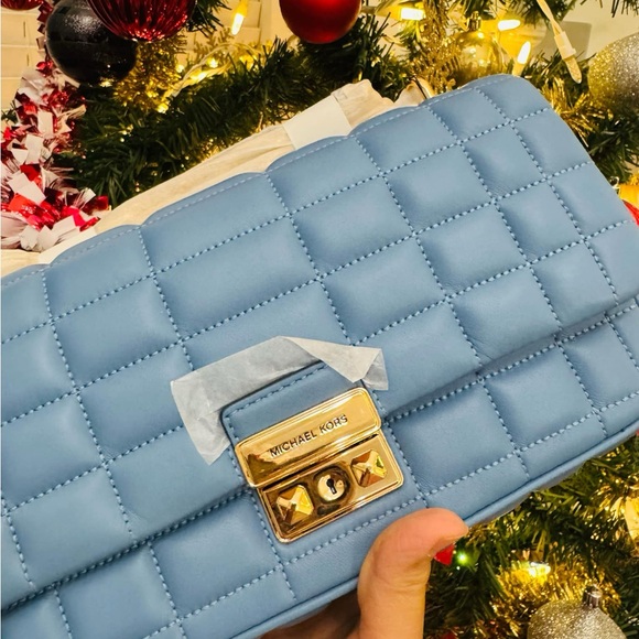 Michael Kors Tribeca Large Quilted Leather Shoulder Bag - Picture 2 of 9